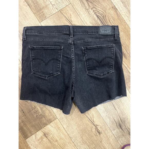 Levi's 311 Shaping Skinny Black Raw Hem Shorts Size 33 - Picture 1 of 5